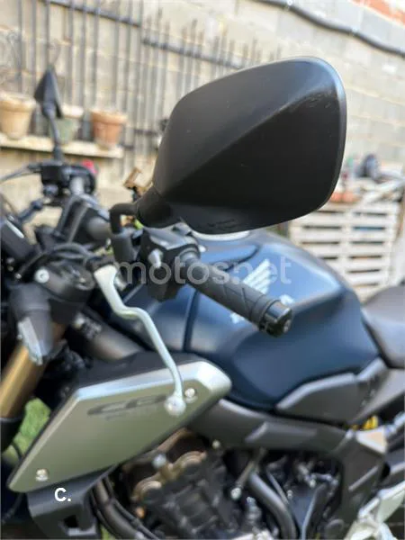 Honda CB650R - Vista 17