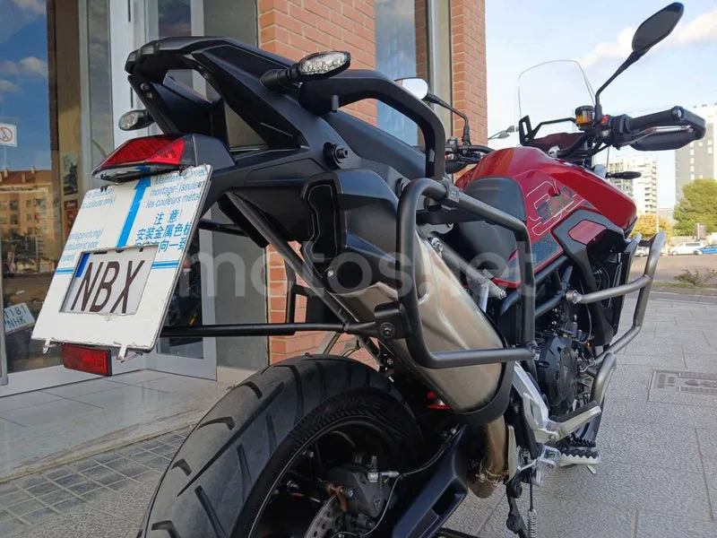 Triumph Tiger 900 - Vista 4