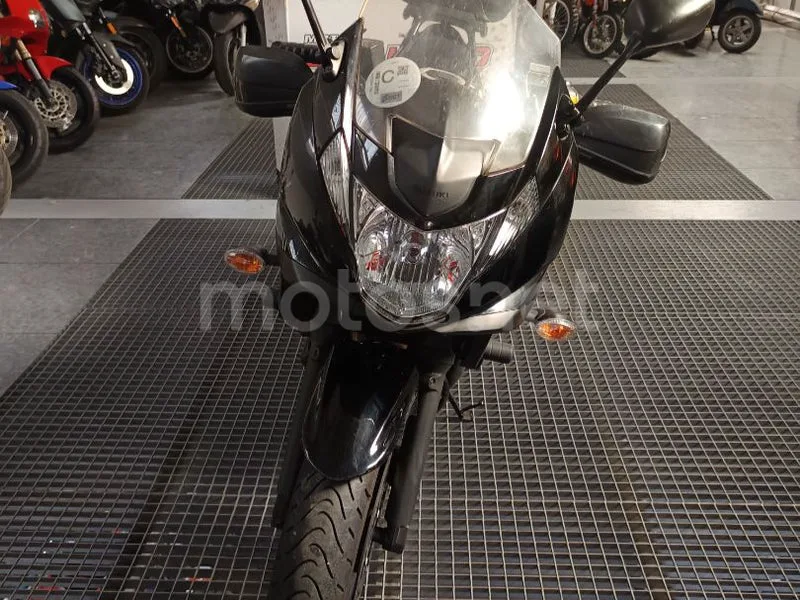 Suzuki Bandit 650 - Vista 15