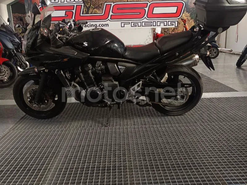 Suzuki Bandit 650 - Vista 16