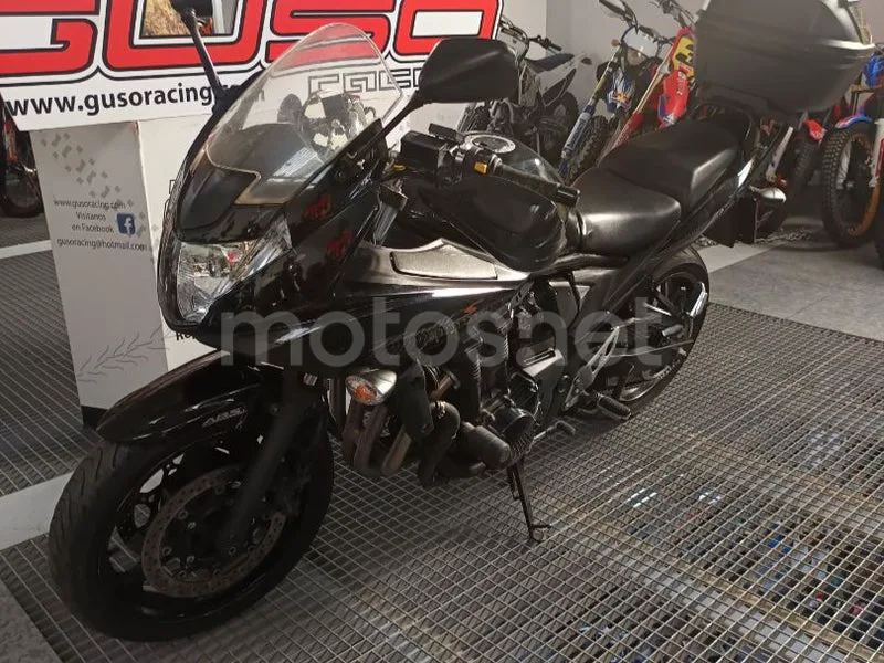 Suzuki Bandit 650 - Vista 17