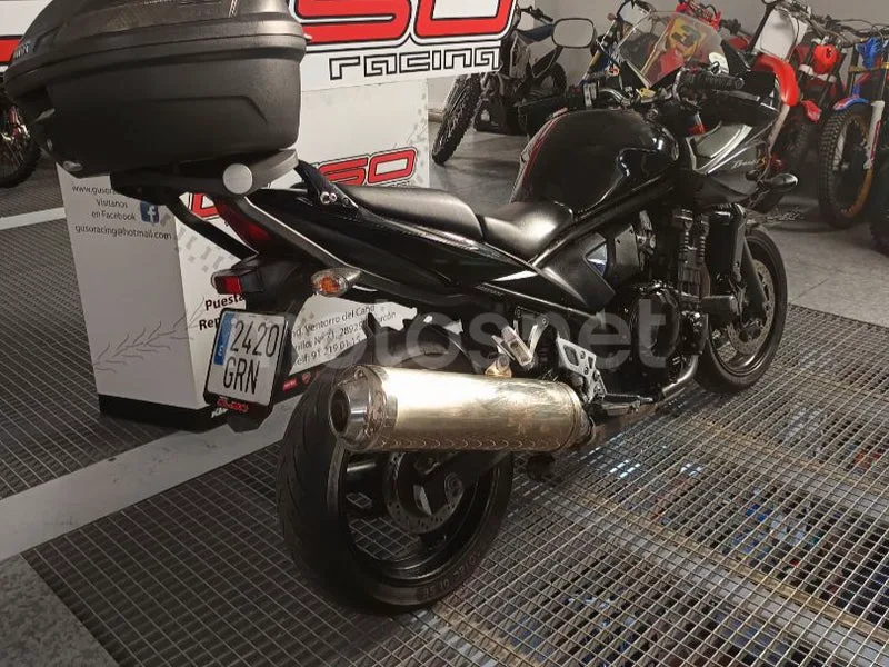Suzuki Bandit 650 - Vista 3