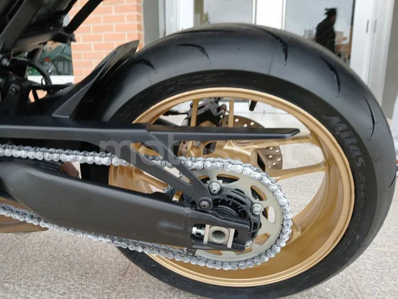 Yamaha XSR900 - Vista 16