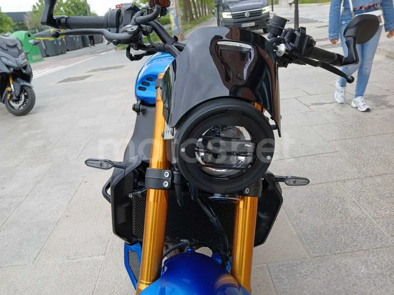 Yamaha XSR900 - Vista 8