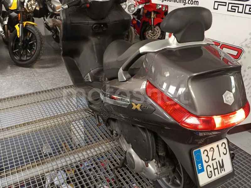 Piaggio XEvo 125 - Vista 11