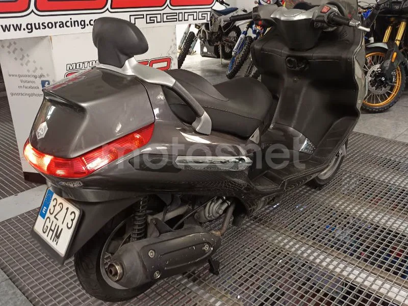 Piaggio XEvo 125 - Vista 3