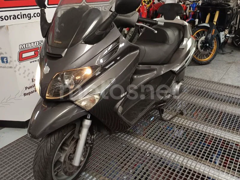 Piaggio XEvo 125 - Vista 10