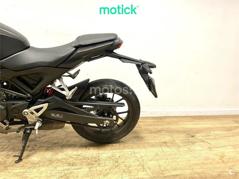 Honda CB125R - Vista 9
