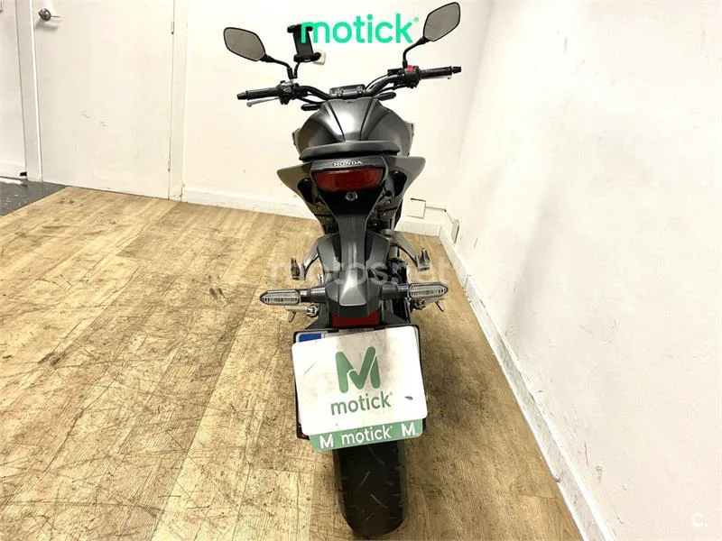 Honda CB125R - Vista 5