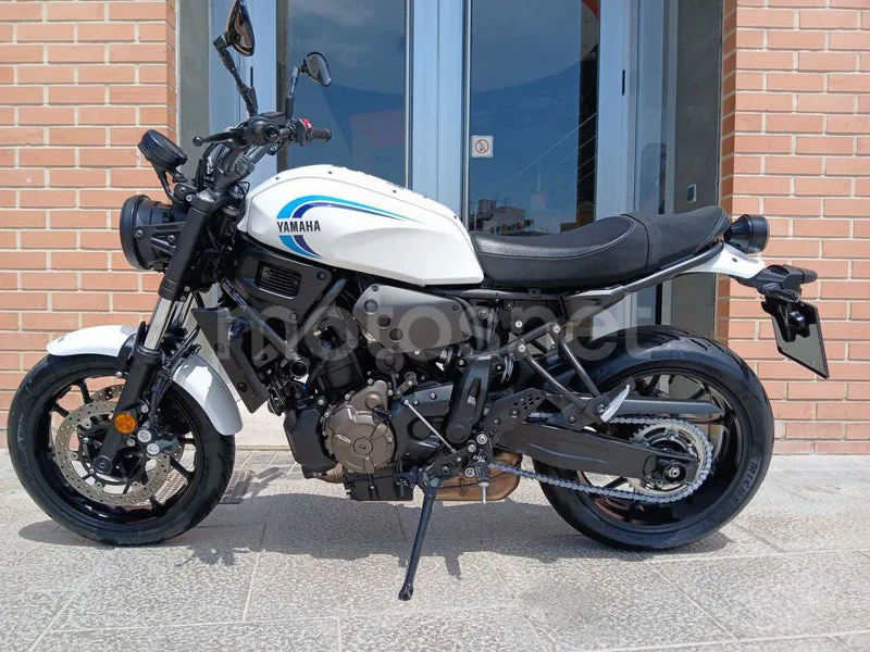 Yamaha XSR700 - Vista 4