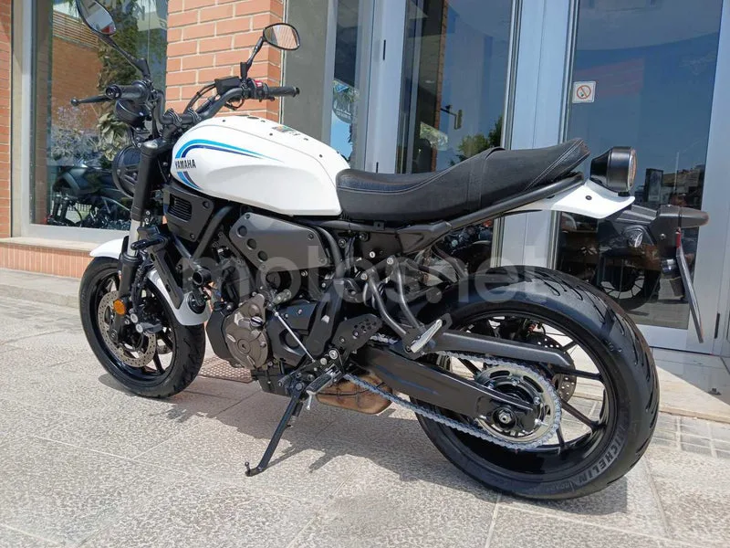 Yamaha XSR700 - Vista 5