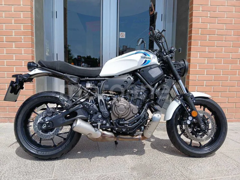 Yamaha XSR700 - Vista 14