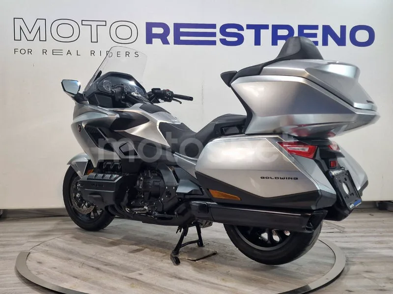Honda GL1800 Gold Wing - Vista 3
