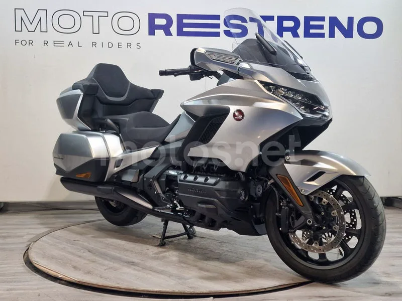 Honda GL1800 Gold Wing - Vista 5
