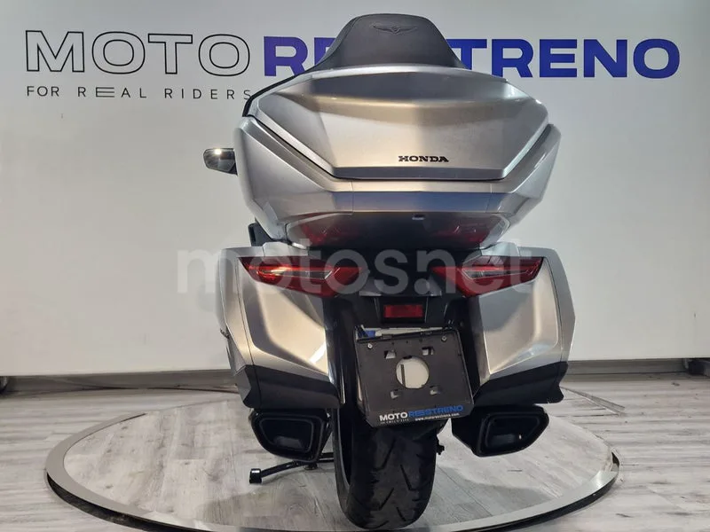 Honda GL1800 Gold Wing - Vista 8