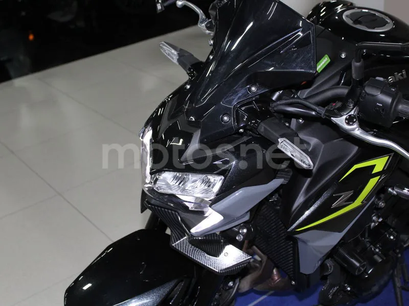 Kawasaki Z900 - Vista 11