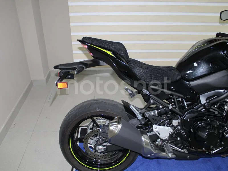 Kawasaki Z900 - Vista 5