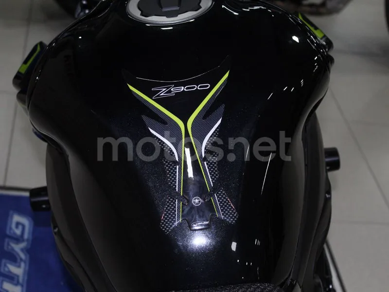 Kawasaki Z900 - Vista 9