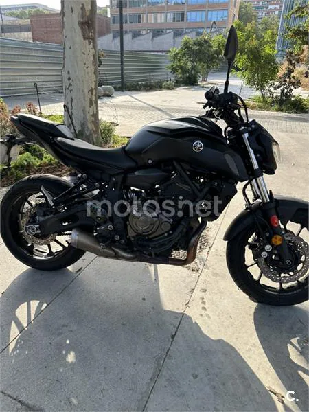 Yamaha MT-07 - Vista 10
