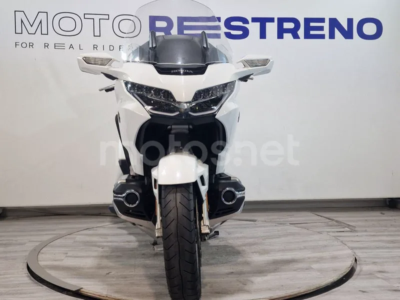 Honda GL1800 Gold Wing - Vista 4