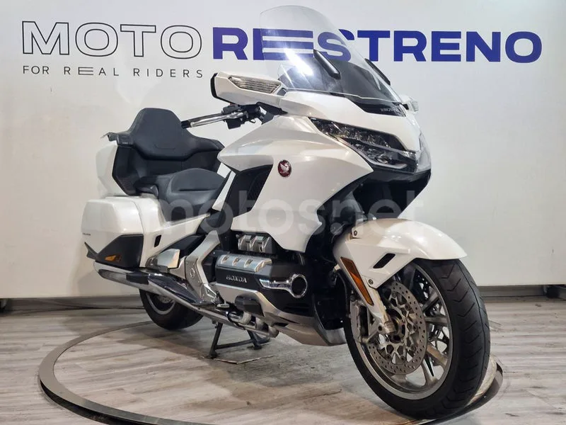 Honda GL1800 Gold Wing - Vista 5
