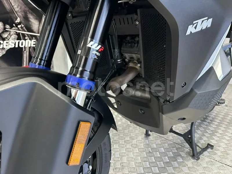 KTM 1290 Super Adventure - Vista 24