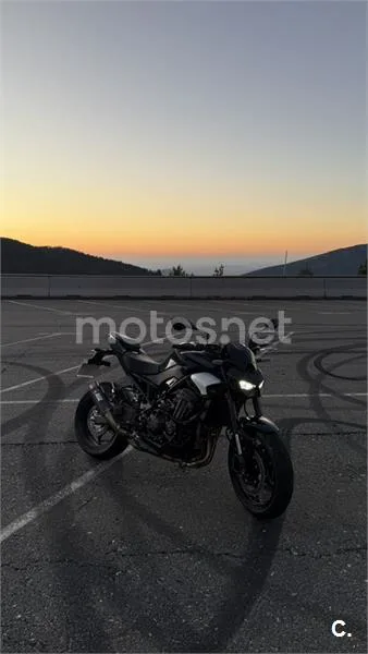 Kawasaki Z900 - Vista 4