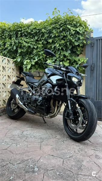 Kawasaki Z900 - Vista 6