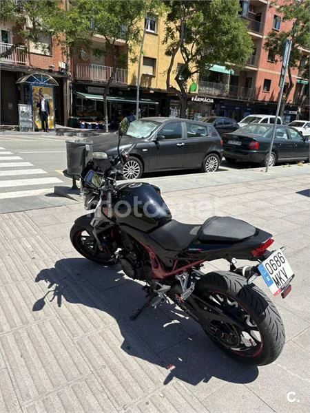 Honda CB750 Hornet - Vista 5