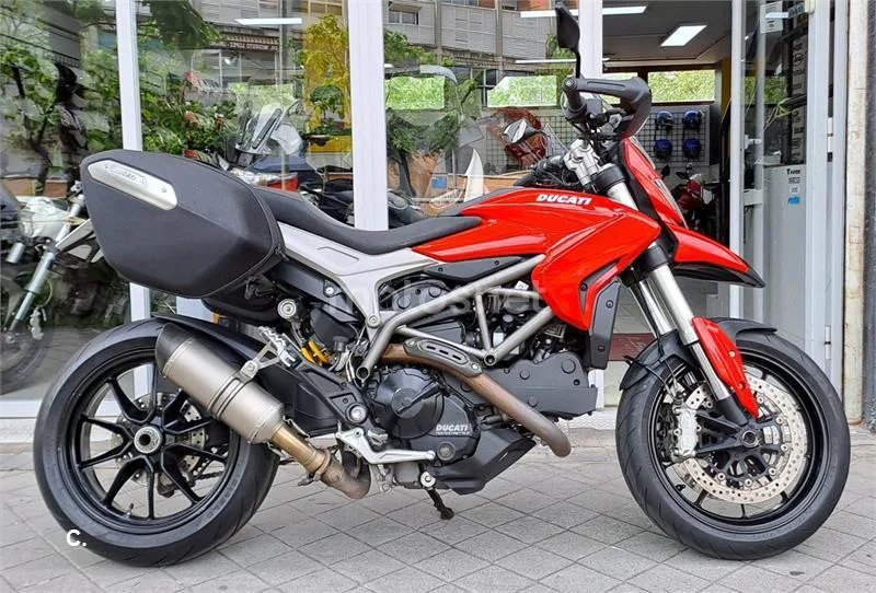 Ducati Hyperstrada - Vista 4