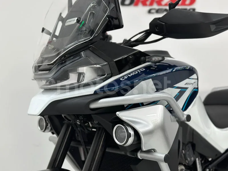 CFMOTO 800MT - Vista 24