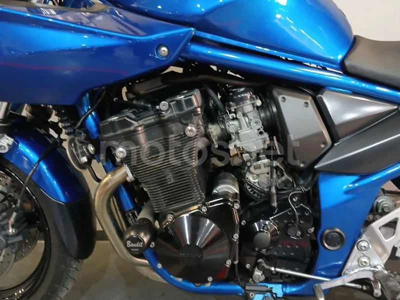 Suzuki Bandit 650S - Vista 11