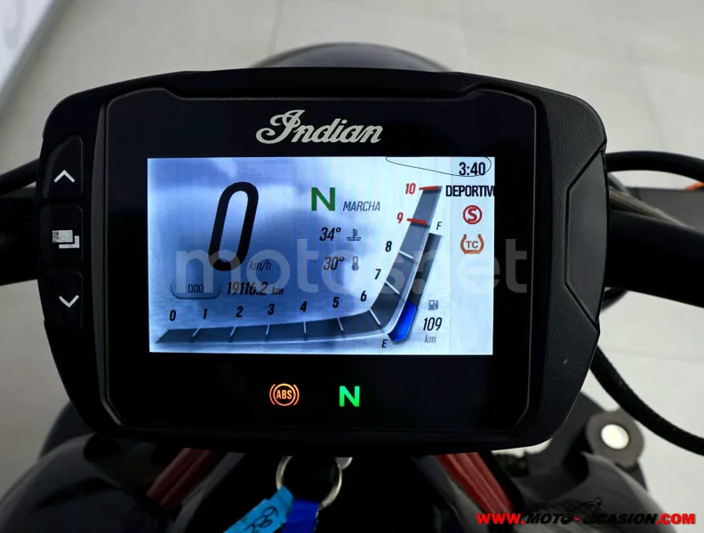 Indian FTR 1200 - Vista 6