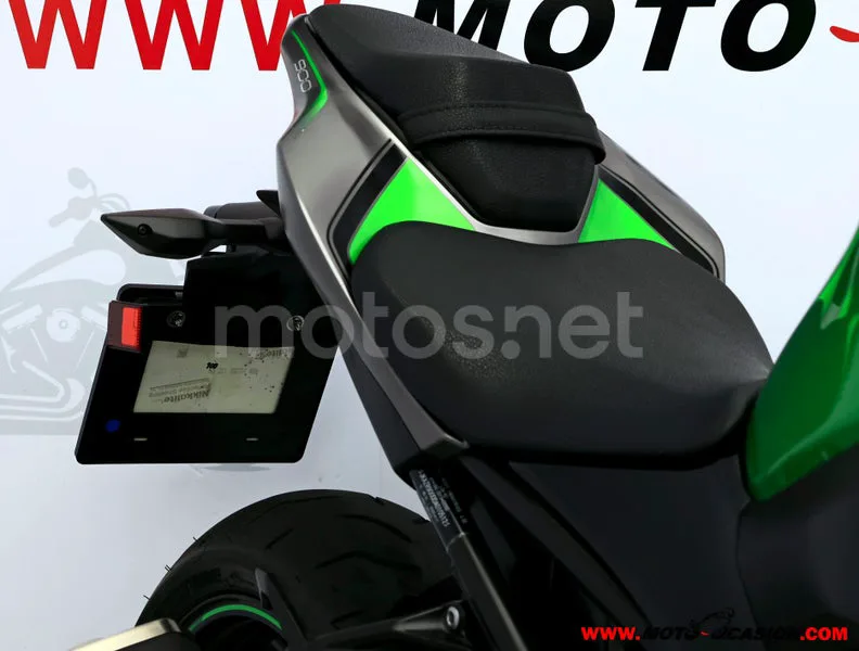 Kawasaki Z900 - Vista 11