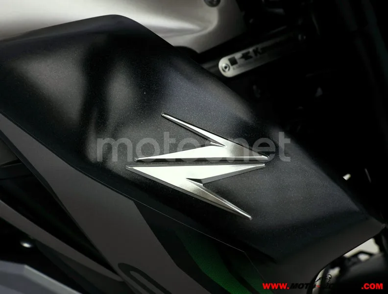 Kawasaki Z900 - Vista 9