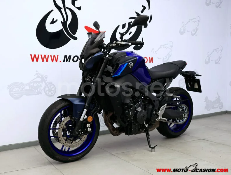 Yamaha MT-09 - Vista 8
