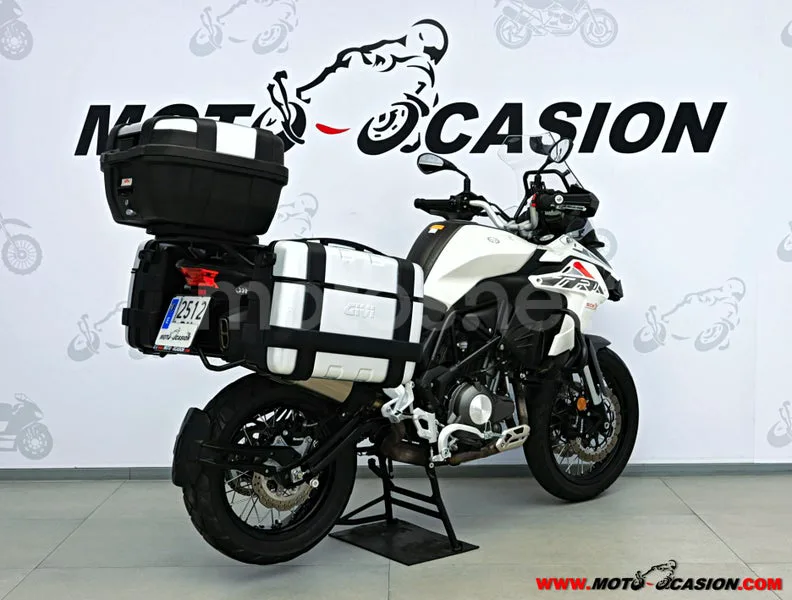 Benelli TRK 502 - Vista 3