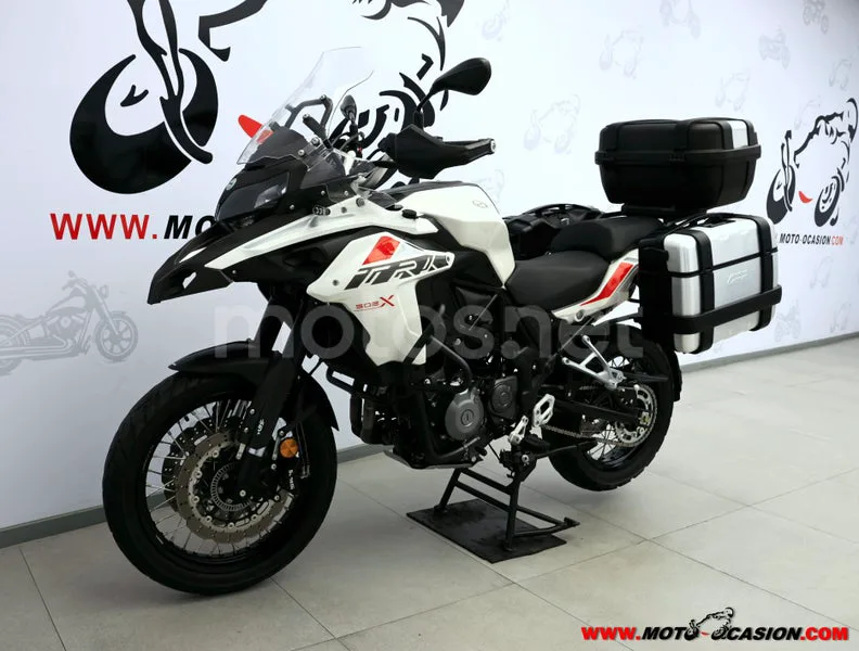 Benelli TRK 502 - Vista 8