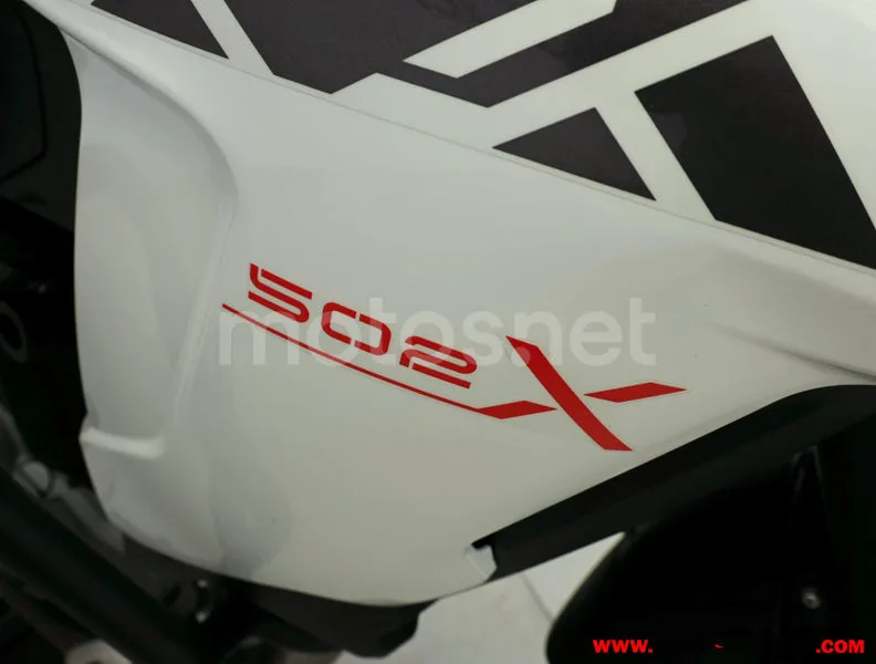 Benelli TRK 502 - Vista 9