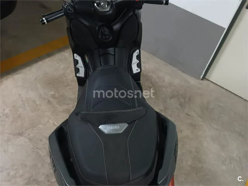Yamaha XMAX 125 - Vista 11
