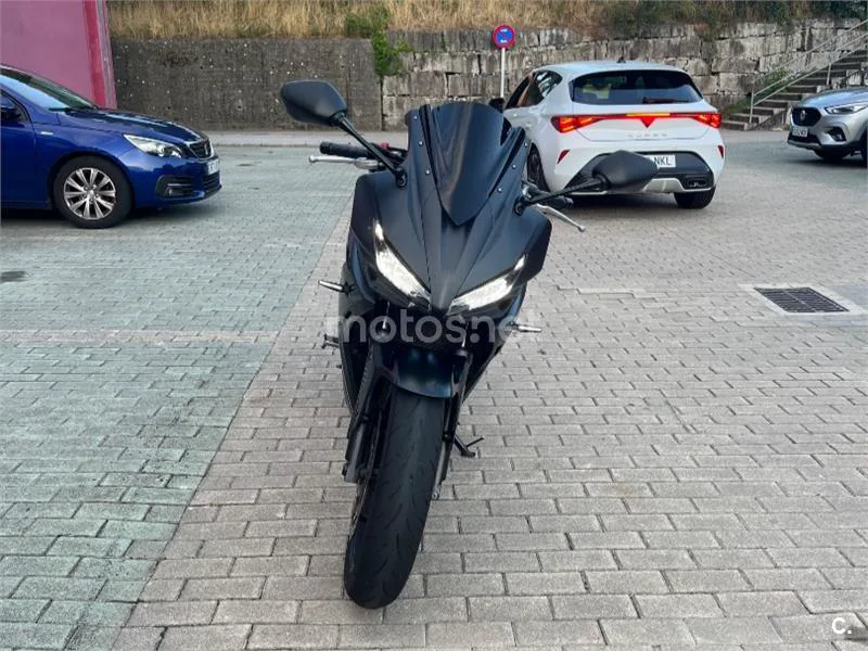 Honda CBR500R - Vista 3