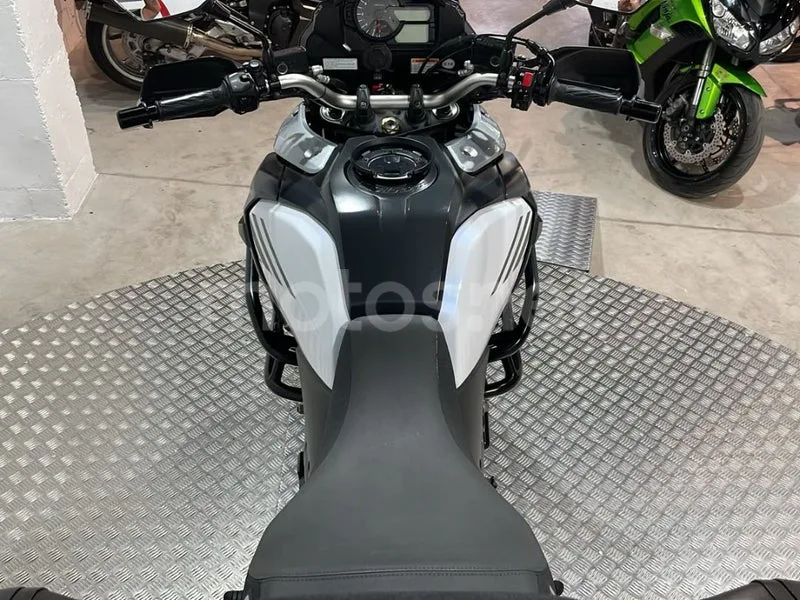 Suzuki V-Strom 1000 - Vista 7