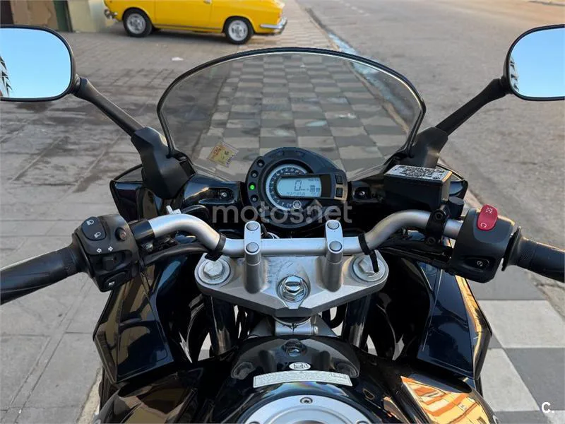 Yamaha FZ6 Fazer - Vista 3