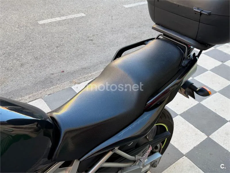 Yamaha FZ6 Fazer - Vista 7
