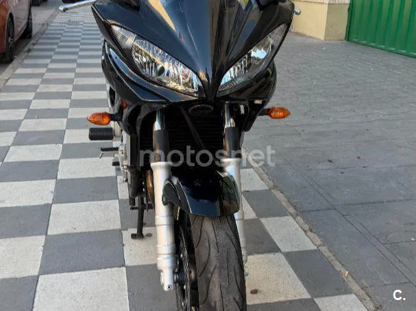 Yamaha FZ6 Fazer - Vista 9