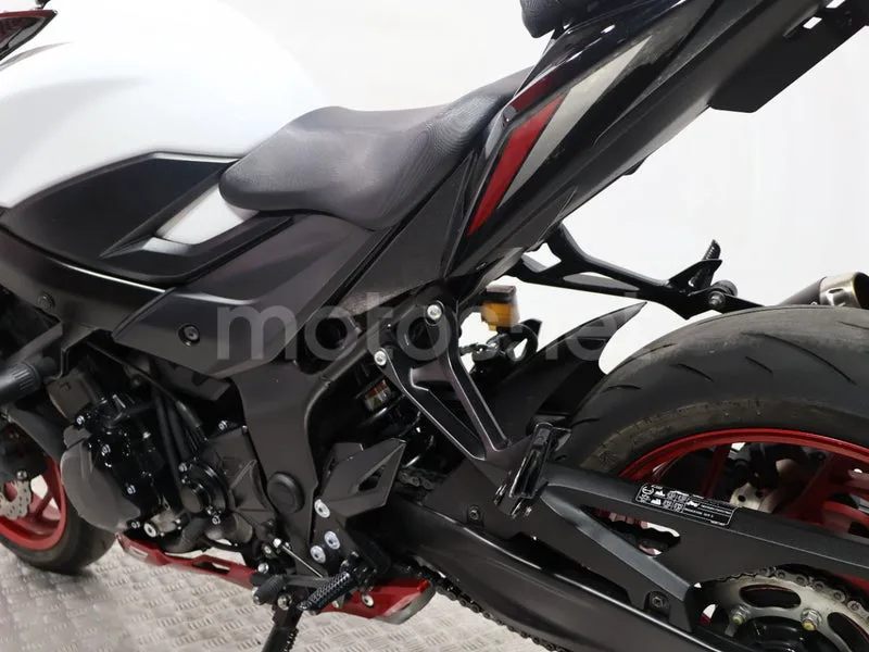 Suzuki GSX-S750 - Vista 14