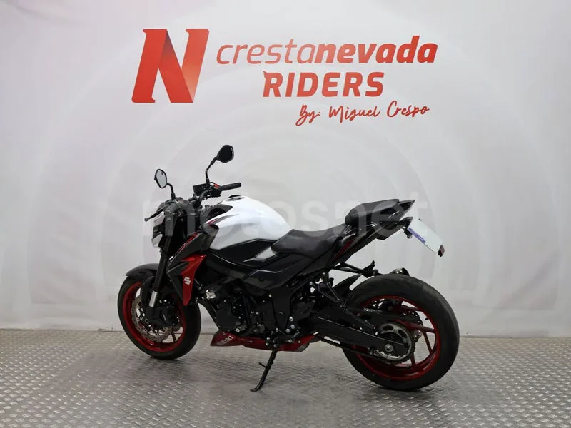 Suzuki GSX-S750 - Vista 10