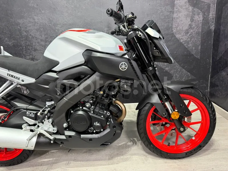 Yamaha MT-125 - Vista 10