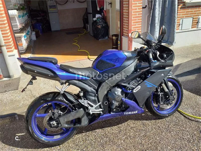 Yamaha YZF-R1 - Vista 3