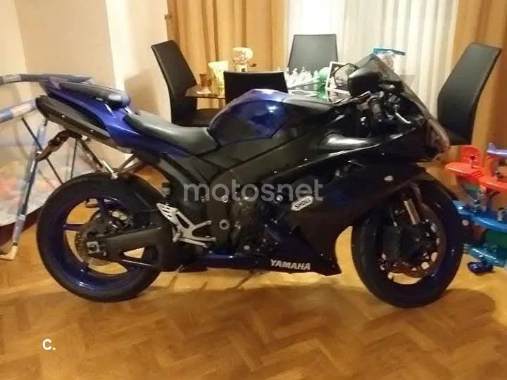 Yamaha YZF-R1 - Vista 6